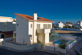 Villa Dafnis Morfi - Central 3 Bedroom Protaras Villa with Pool - Close to Protaras Strip